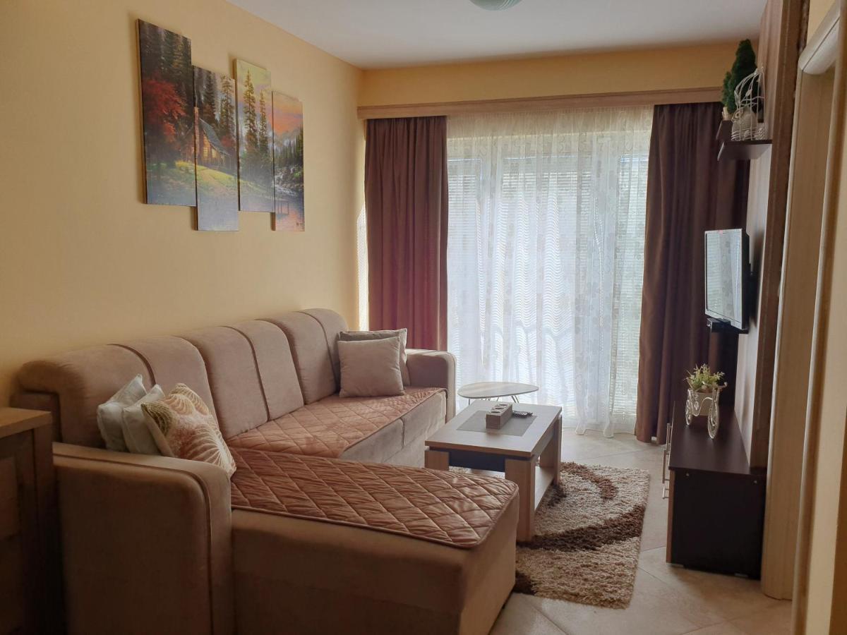 Apartment Mm *
